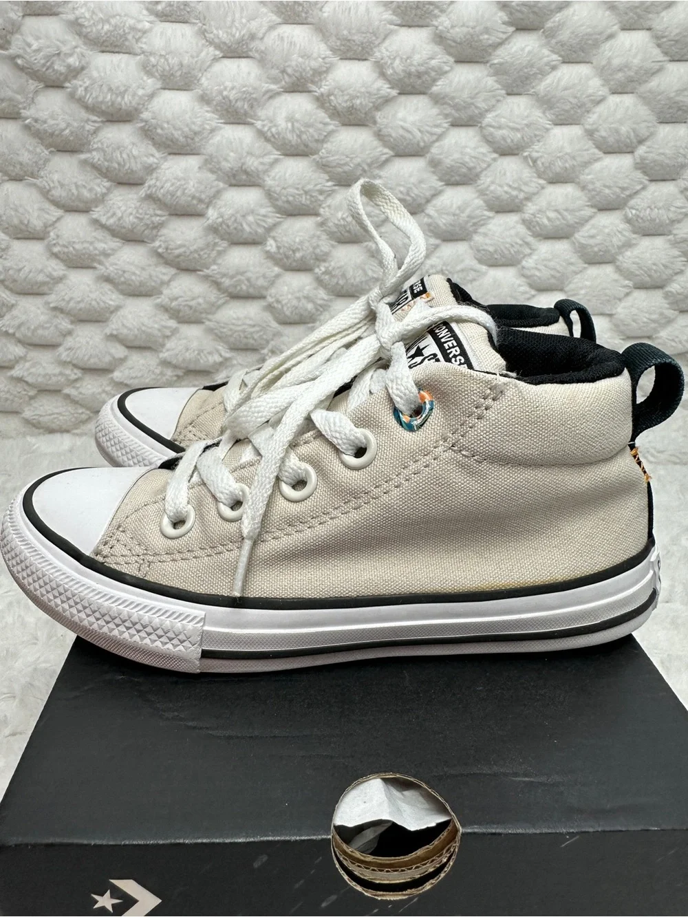 Converse Mid-Top Sneakers in Off-White/Cream Size 13